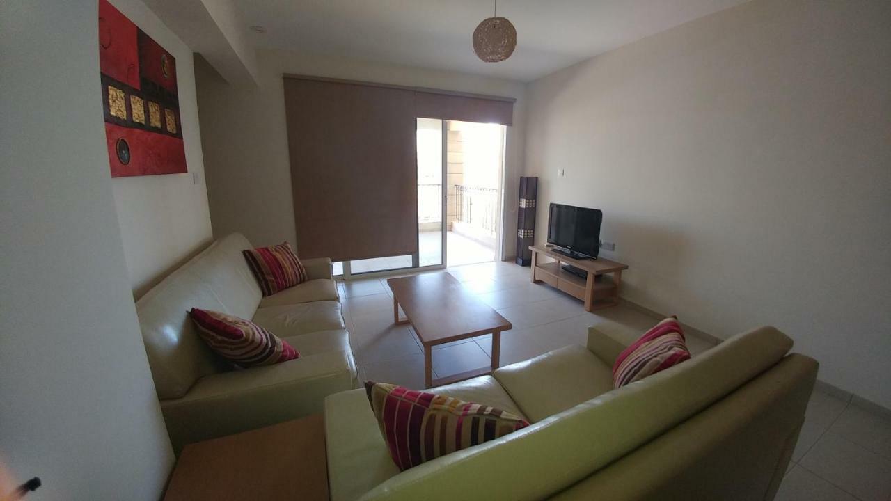Pyla Gardens A102 Apartment Luaran gambar