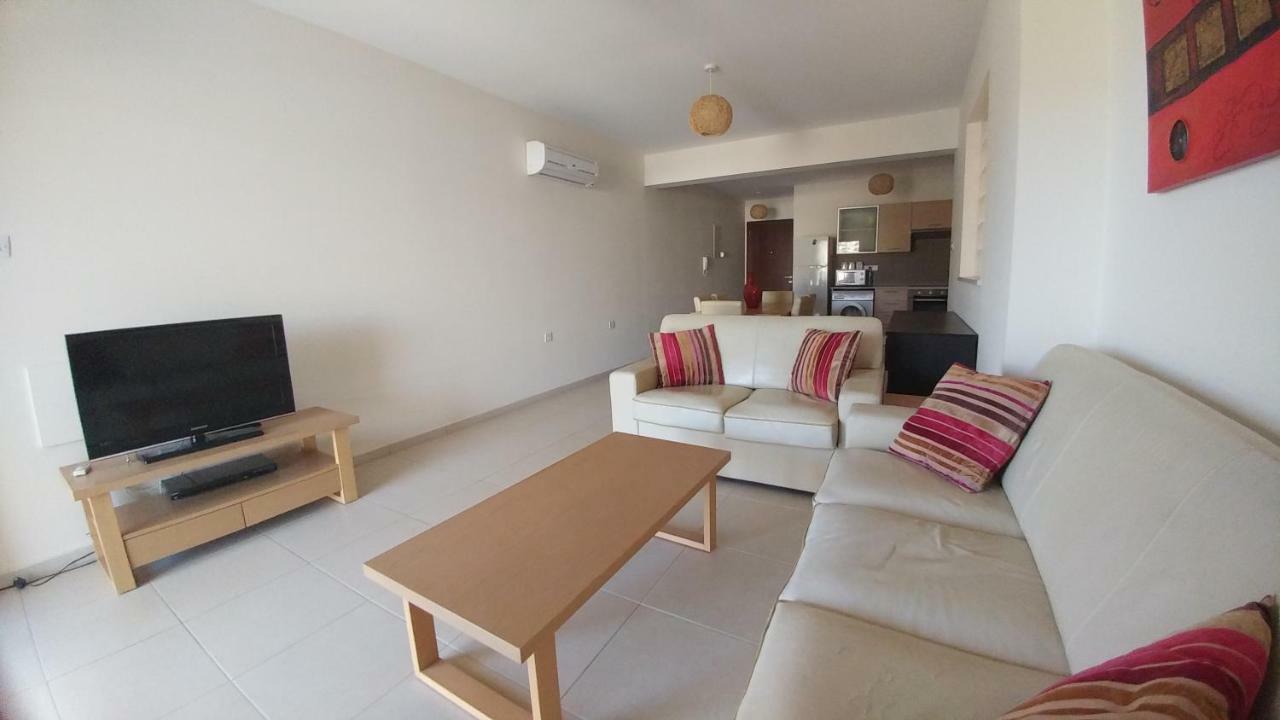 Pyla Gardens A102 Apartment Luaran gambar